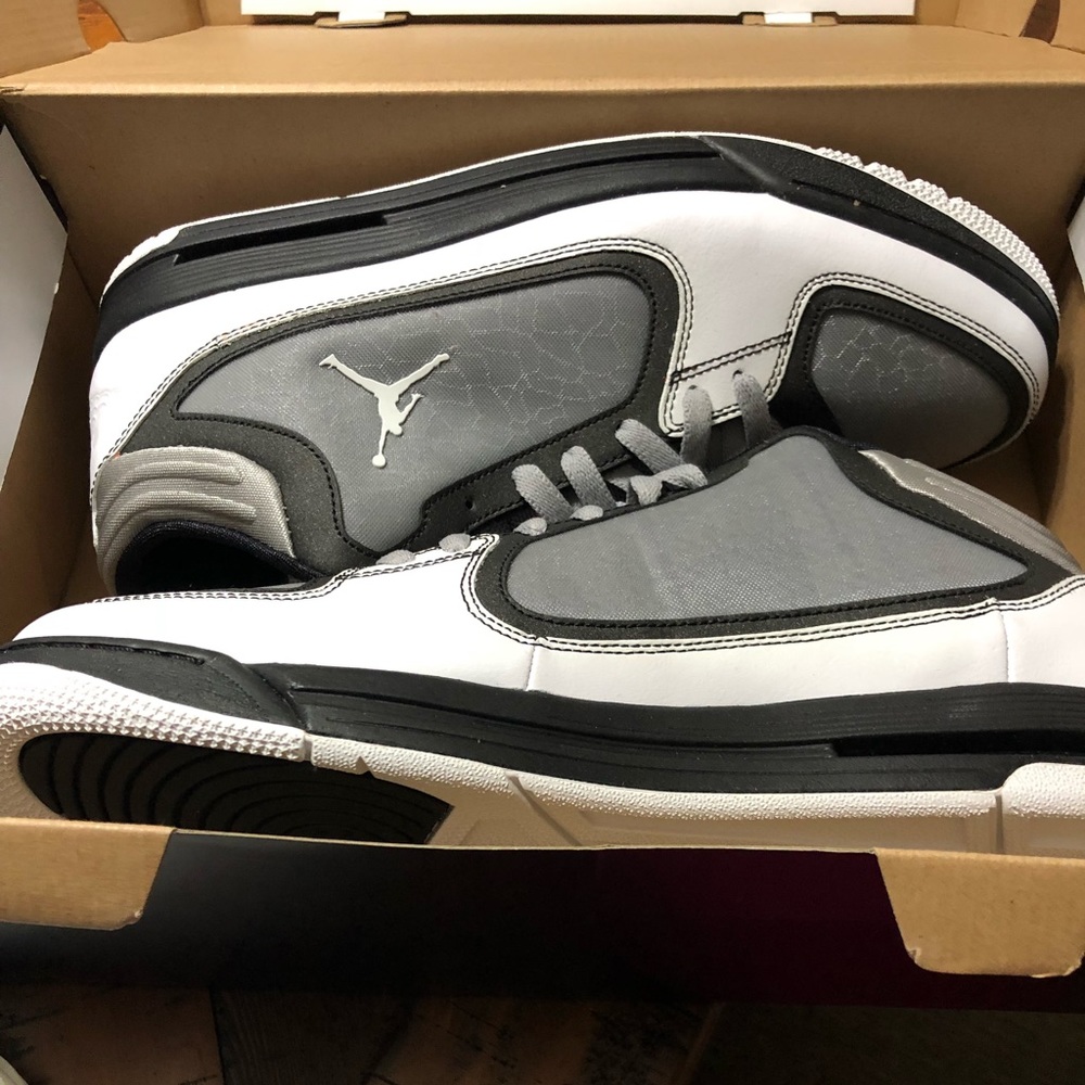 Jordan Team Shoe
